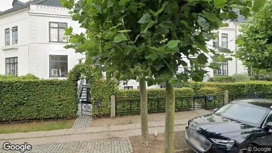  til salg i Klampenborg - Foto fra Google Street View